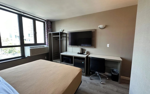 Regal Inn & Suites New York LaGuardia Hotel