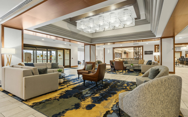 Doubletree by Hilton Pittsburgh — Green Tree