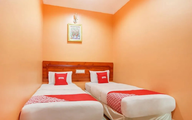 OYO 89470 My Town Hotel