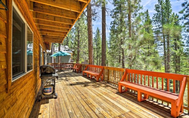 South Lake Tahoe Home w/ Deck: 4 Mi to Heavenly!