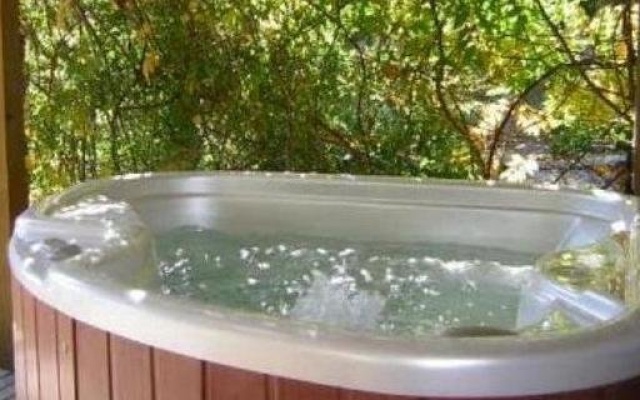 Wombat Cottage Bed & Breakfast – Pool – Narbethong