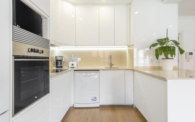 LV Premier Amoreiras AM3 Modern Space AC Lift