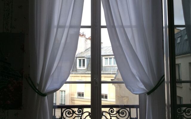 Chambres d'Hôtes Quartier Champs Elysées