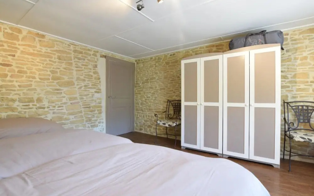Lavish Holiday Home in Chassepierre With Terrace