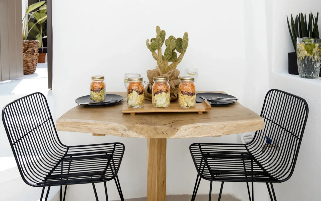 Floria Suites