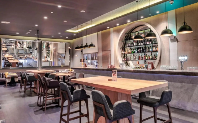 Centro Capital Centre by Rotana Hotel