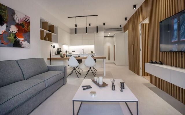 Acropolis Golden Suites by GHH