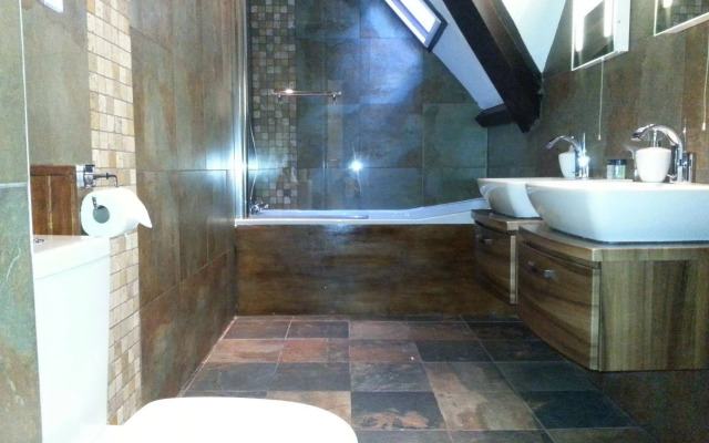 High Tor Hotel