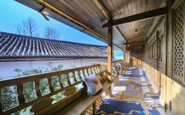 Huayang Nianhua Homestay (Lijiang Ancient City Branch) – Outside – Lijiang