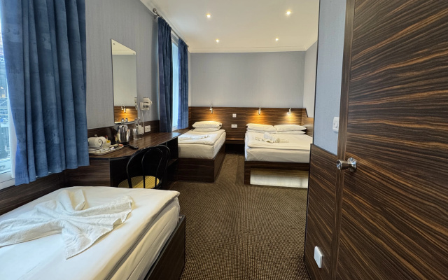Crestfield Hotel
