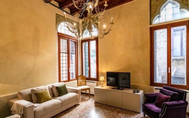 Gondola Bianca Veniceiloveyou Apartments