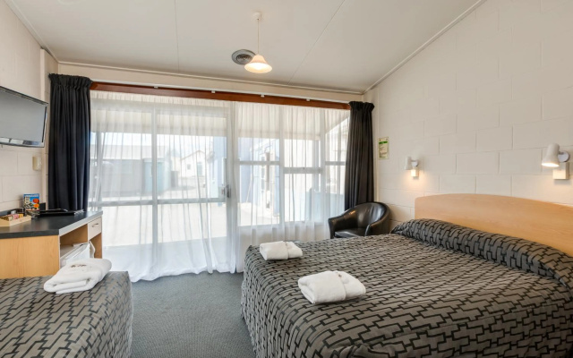 Ocean Beach Hotel – Guest Rooms – Dunedin