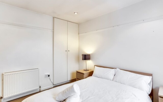 West London 3 bed Home Next to the River!