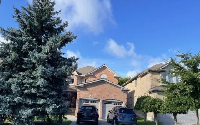 Private House Basement Suite Toronto/Richmond Hill