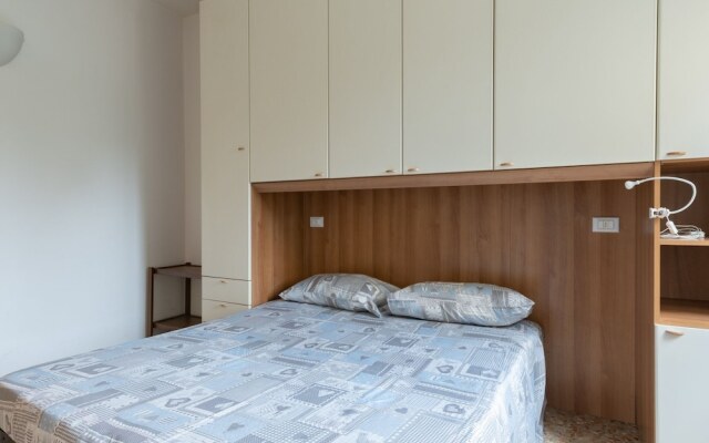 Simplistic Holiday Home in Salò near Lake Beach