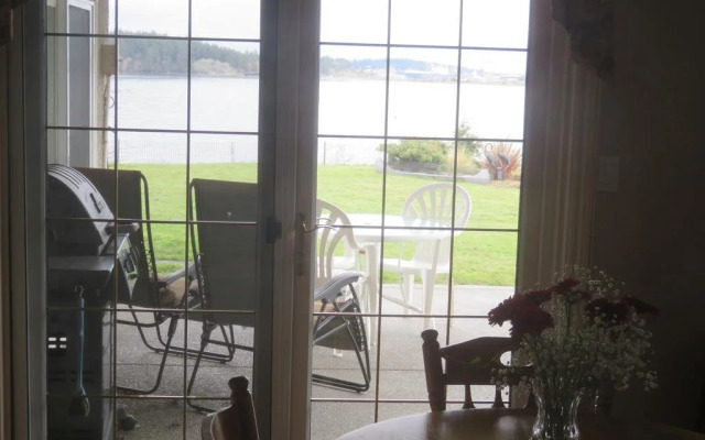 Royal Roads Oceanfront Vacation Rental