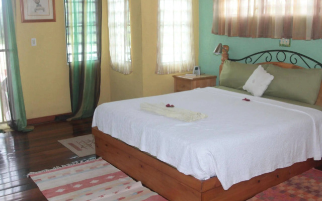 La Casa de Joy Airport Apartments
