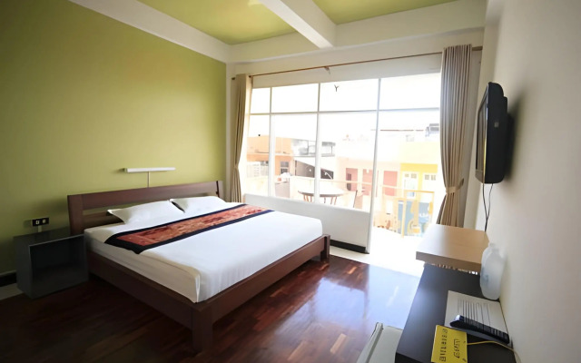 New iHouse Hotel - Hostel