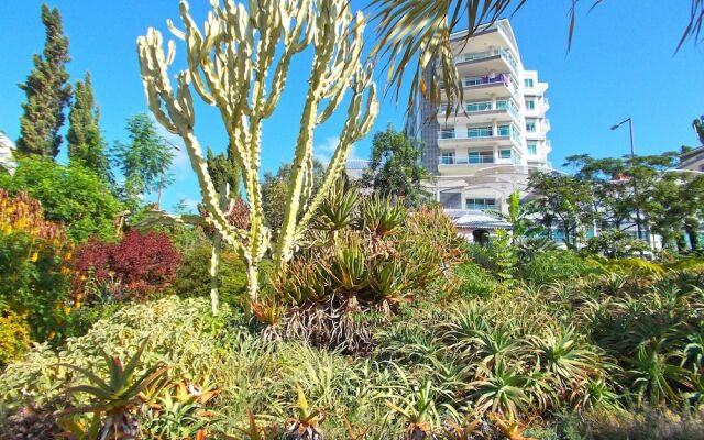 Oceanside Terrace Apartment by Holiday Rental Management