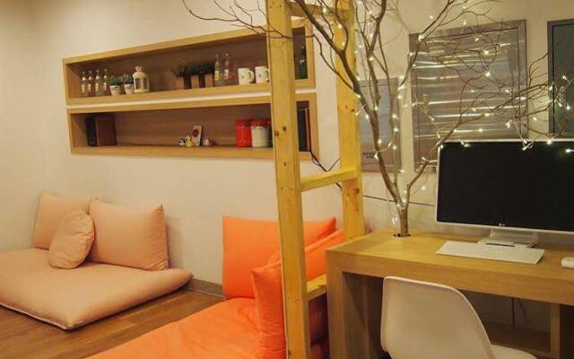 Miss Egg Hostel