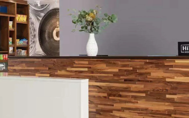 Hampton Inn By Hilton Saline