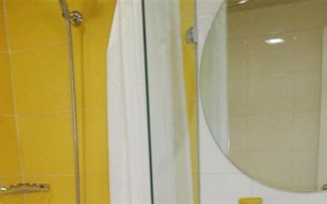 Home Inn Xinghai Square - Dalian