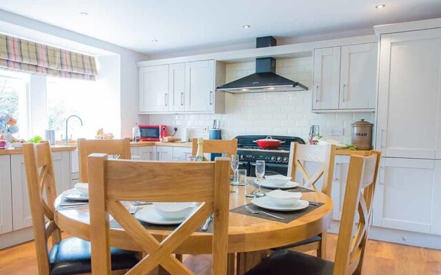 Balmeadowside Farmhouse Near Cupar, Fife