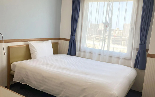 Toyoko Inn Okinawa Naha Omoromachi Ekimae