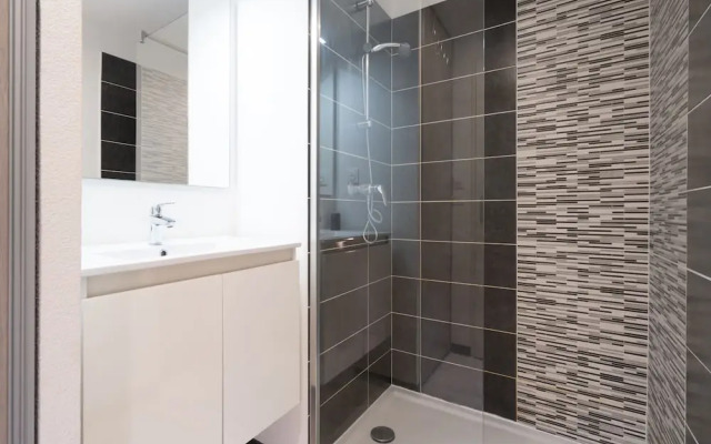 Peaceful Villa in Serignan