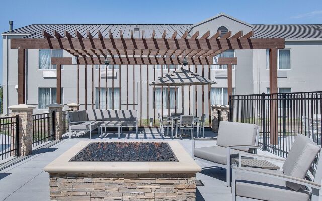 Country Inn & Suites by Radisson, Wichita East, KS