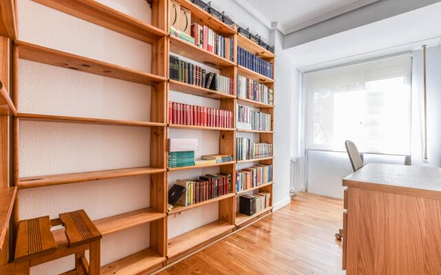 Alcalá I in Madrid with 3 bedrooms and 2 bathrooms