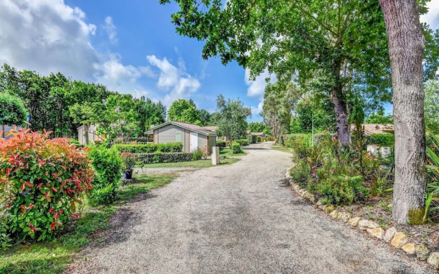 Secluded Chalet in Hourtin With Swimming Pool