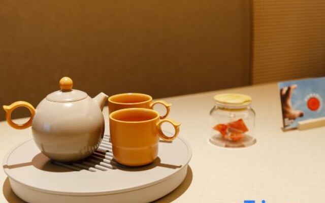 Orange Hotel (Dongguan Xiping Subway Station Hotel)