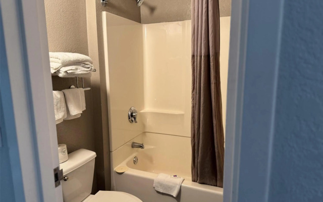 Motel 6 Farmington Hills, MI - Northwest - Farmington Hills