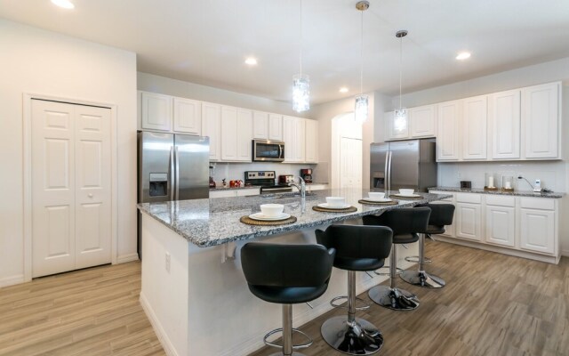 Solterra - 6025 Broad Oak Drive