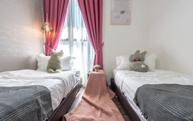 3BR Homestay with Pool View Bukit Rimau