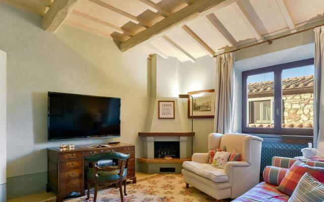 Independent Villa With 12 Beds-villa Aiola