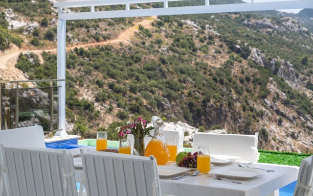 Villa Ebrar by Akdenizvillam