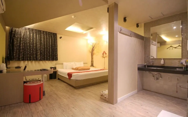 Busan Yeonsan-dong MU