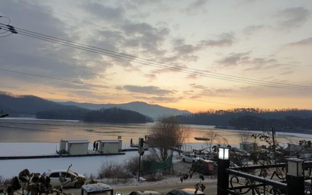 Anseong Lake Hotel