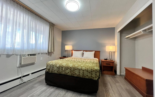 Econo Lodge Motel Village