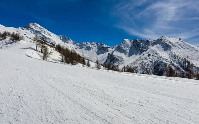 Abeti A2-03 few min From ski