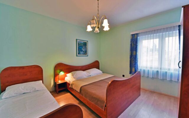 Apartment Delfin Karlobag