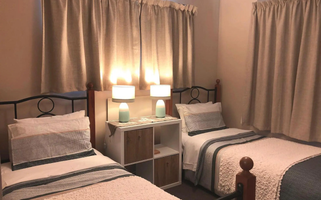 Alpine View Lodge – Guest Rooms – Wanaka