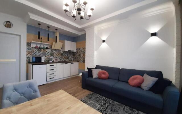 2 BDR apartment near Gorky Park, Center