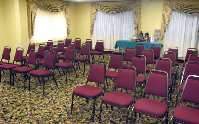 Country inn & Suites by Radisson Bolingbrook, I-55