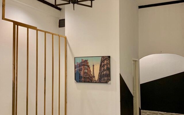 You Empire Hostel & Bar