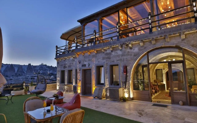 Sah Saray Cave Suites Halal Hotel
