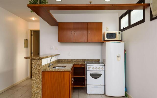 Apto Antigo em Copacabana c/ Piscina | DU 370/801