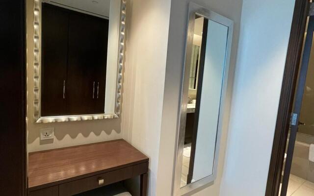 Luxurious Stay at The Address Fountain Views